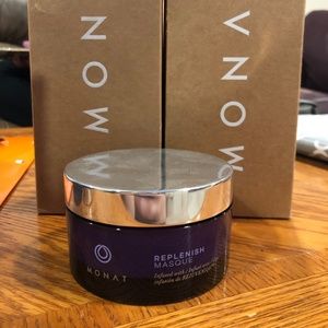 Monat Masque